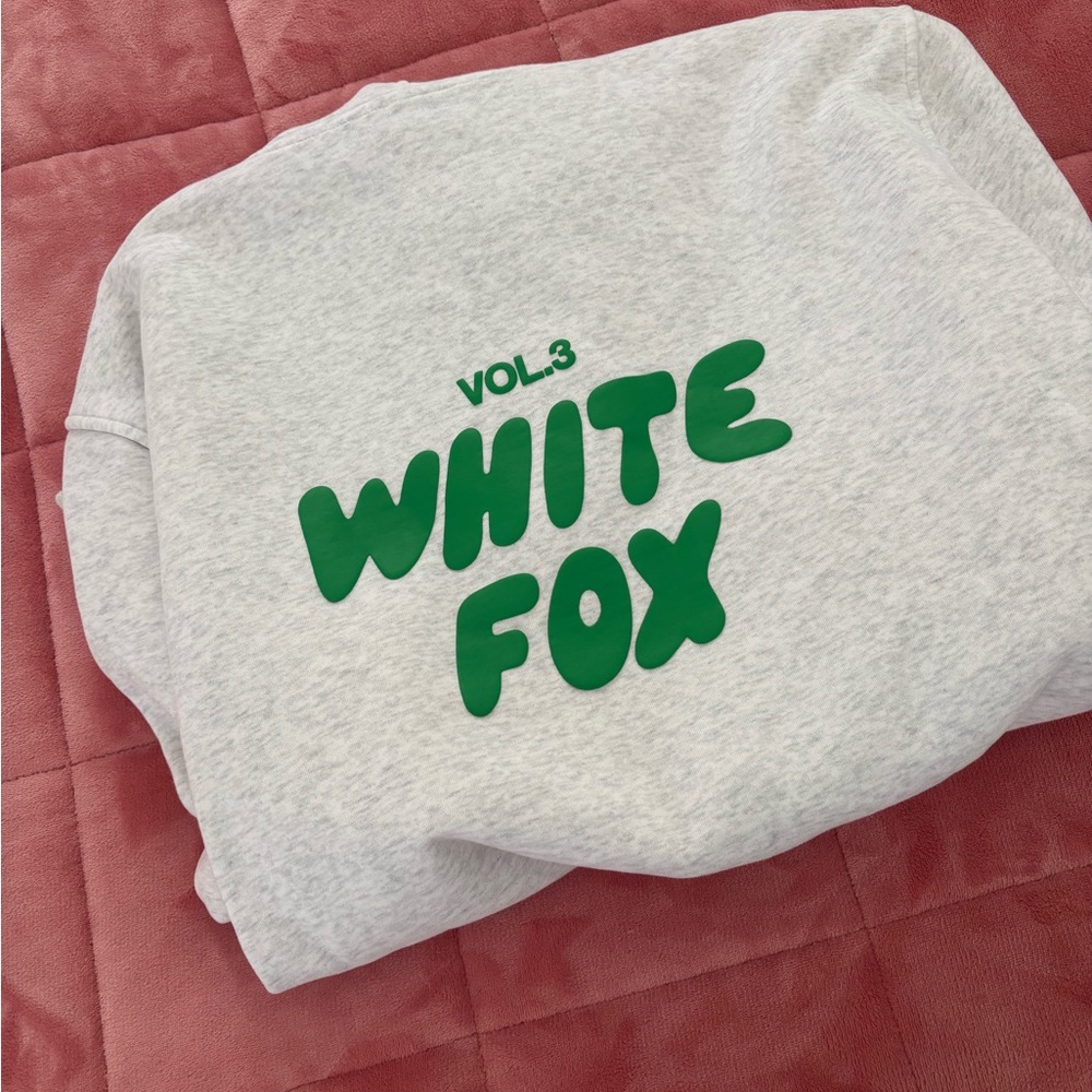 Selling this White Fox Boutique hoodie!! Size L/XL!
